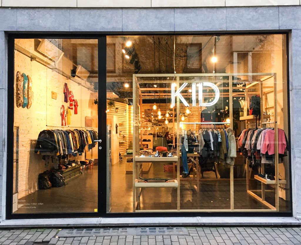 Un magasin de mode pour enfants sur la très hype Steenhouwersvest © Yonder.fr