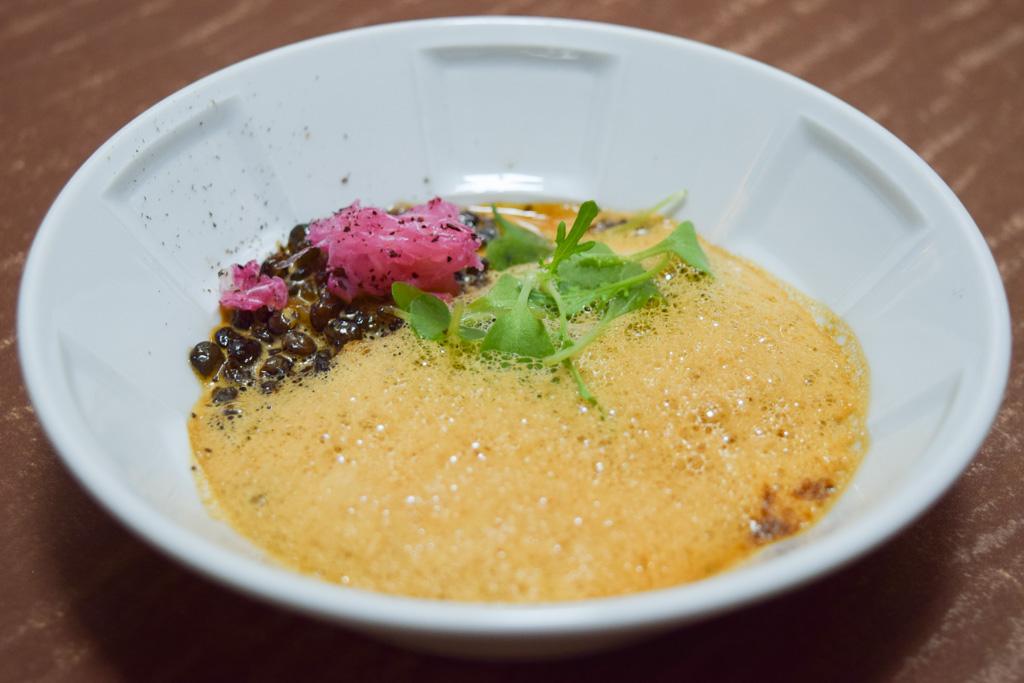 Bisque de langoustine, lentilles, café © Yonder.fr