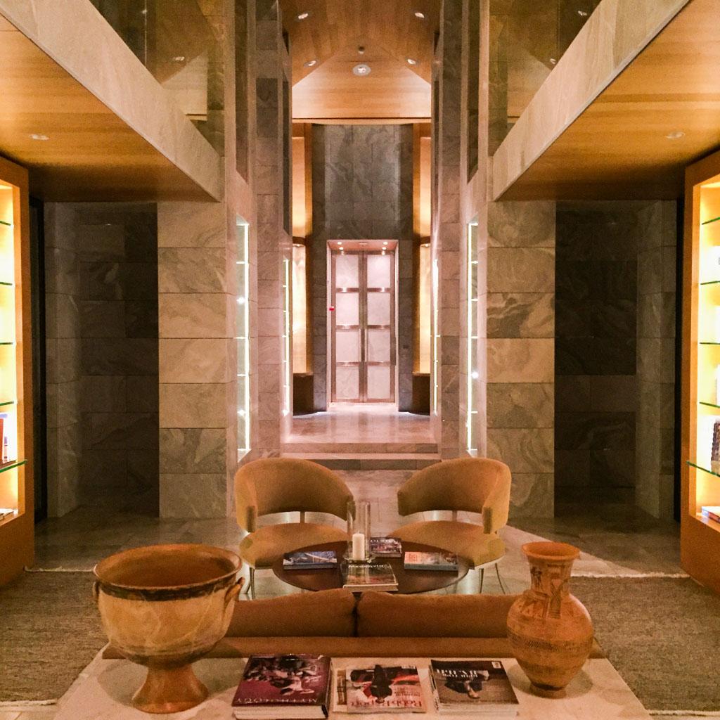 À l’intérieur de la très élégante bibliothèque © Yonder.fr