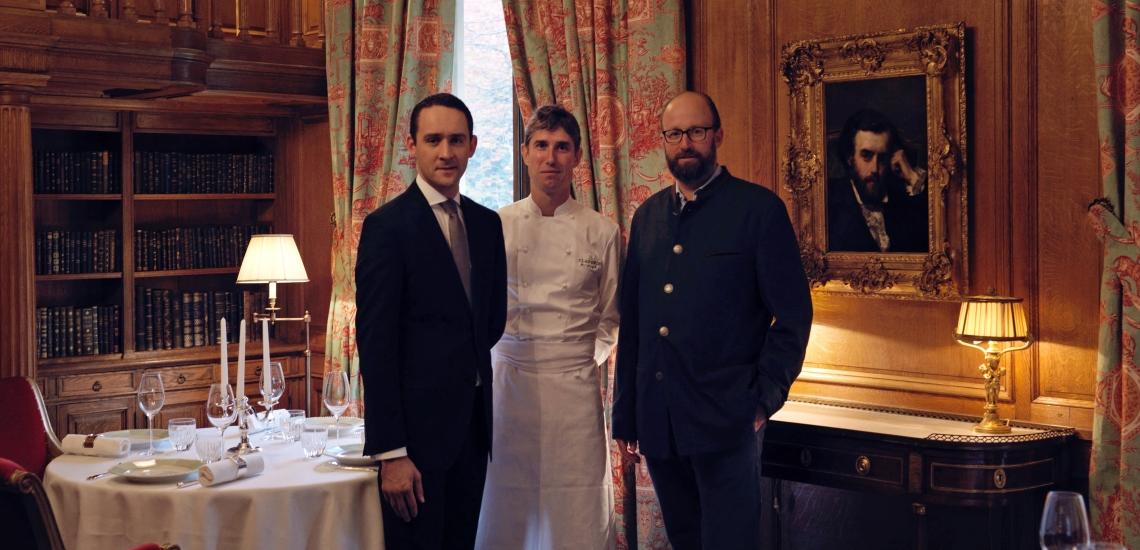 Le chef Christophe Pelé entouré du Prince Robert de Luxembourg (à droite) et d’Antoine Pétrus © Le Clarence