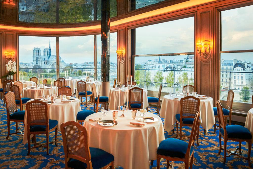 La salle avec vue de la Tour d’Argent, nouveau terrain de jeu de Philippe Labbé © La Tour d’Argent