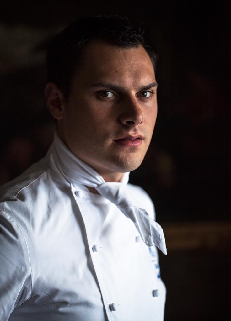 Le chef Julien Gatillon, patron des cuisines du 1920 à Megève © Matthieu Cellard
