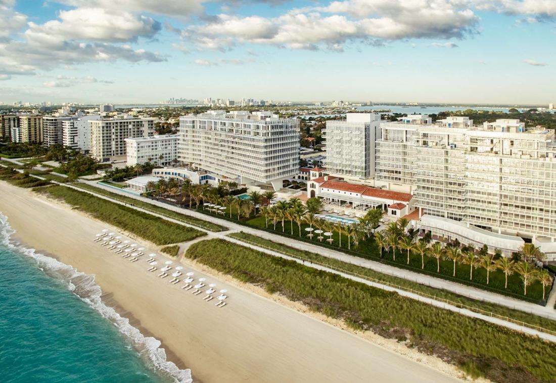 L’architecte Richard Meier, récompensé du prix Pritzker, a conçu trois bâtiments encadrant le club house d’origine du mythique Surf Club