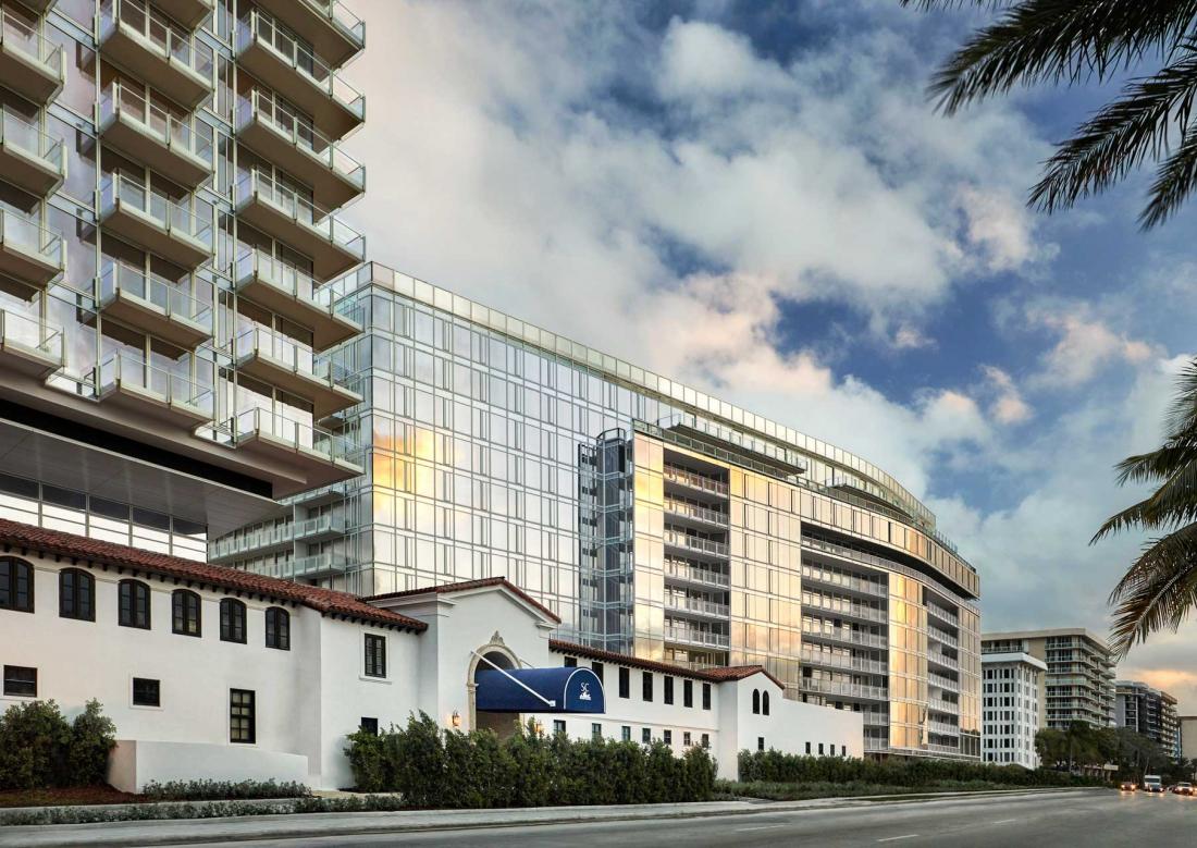Au nord de Miami Beach, le Four Seasons Hotel at The Surf Club, se trouve à proximité du centre commercial haut de gamme Bal Harbour et de South Beach