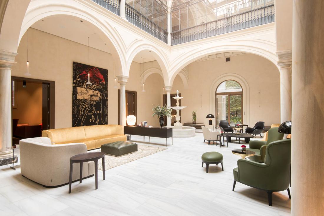 Le patio de la bâtisse abrite aujourd’hui l’accueil de l’hôtel 5-étoiles