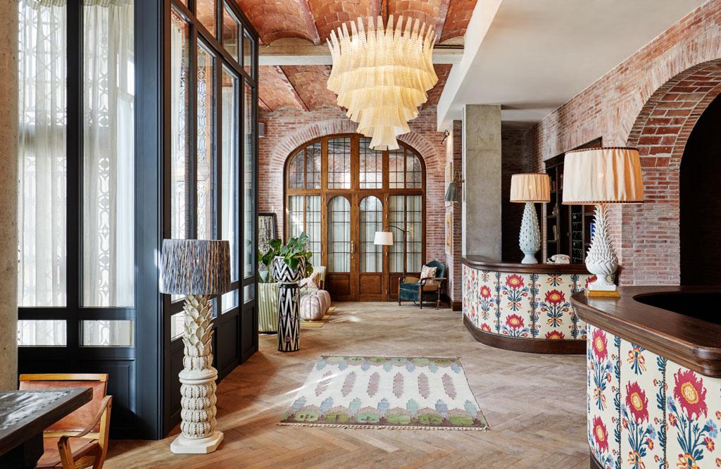 L’inspiration du décor intérieur vient du design classique catalan, avec des éléments d’architecture gothique
