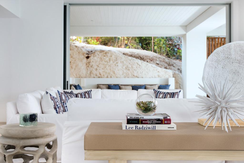 À l’intérieur des villas, le décor se veut contemporain et lumineux