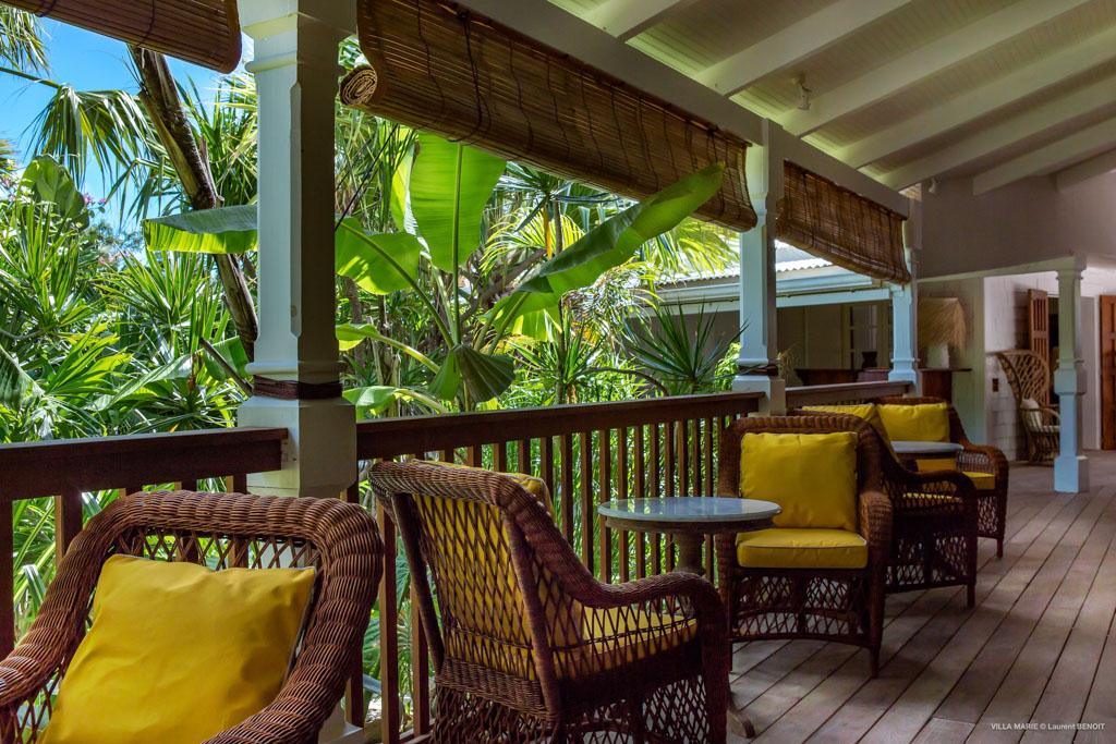 Au cœur d’une végétation luxuriante, la Villa Marie Saint-Barth dévoile son style décontracté