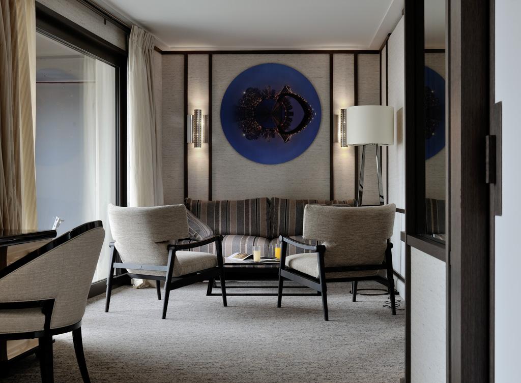 ... et un élégant mobilier confectionné sur mesure pour l’hôtel