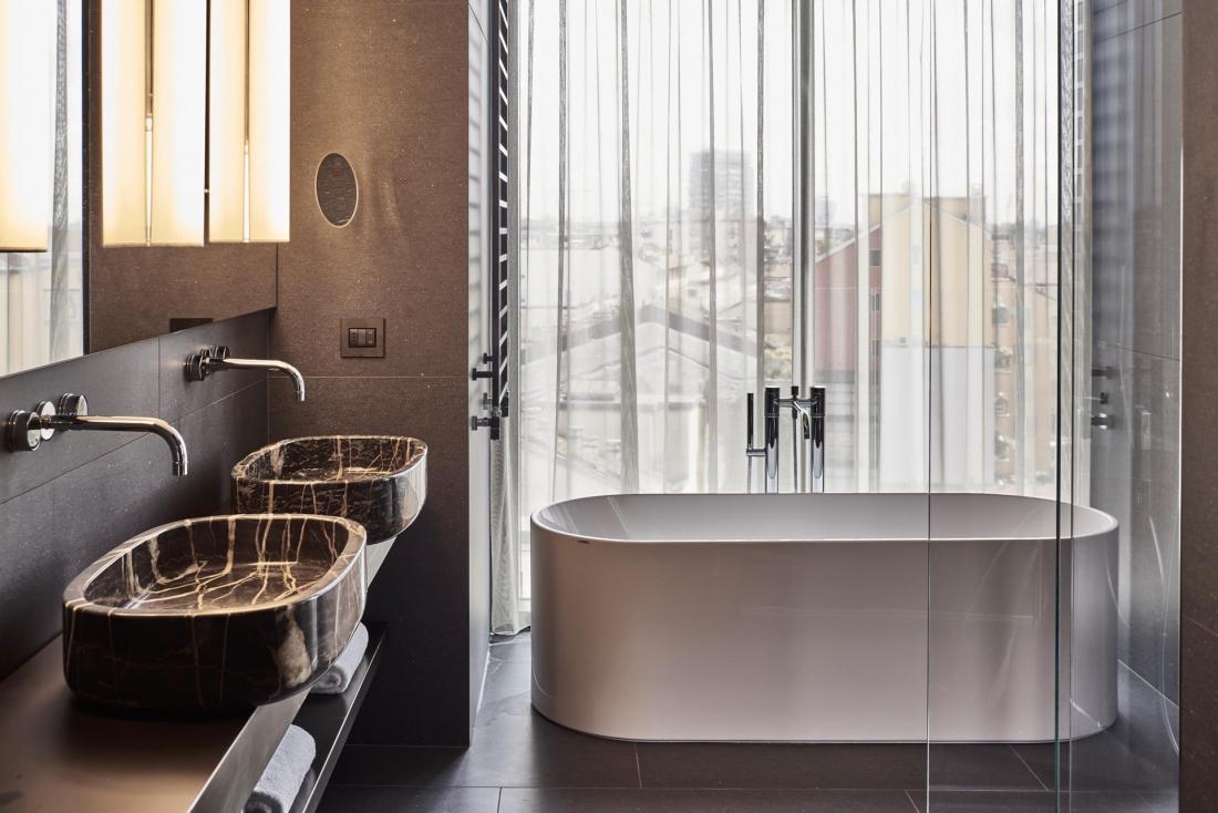 The VIU Suite est LA suite de prestige de l’hôtel, avec plus de 100 mètres carrés de surface