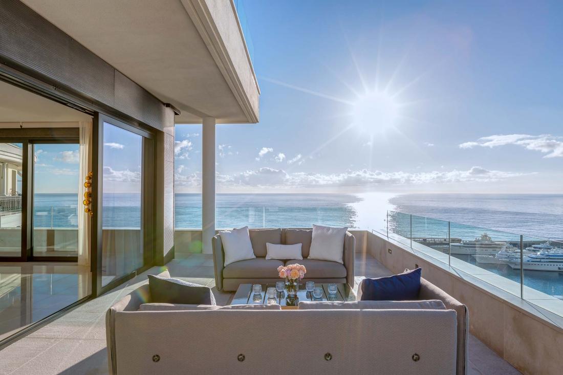 Au total, la Suite offre plus de 440 mètres carrés de terrasse...