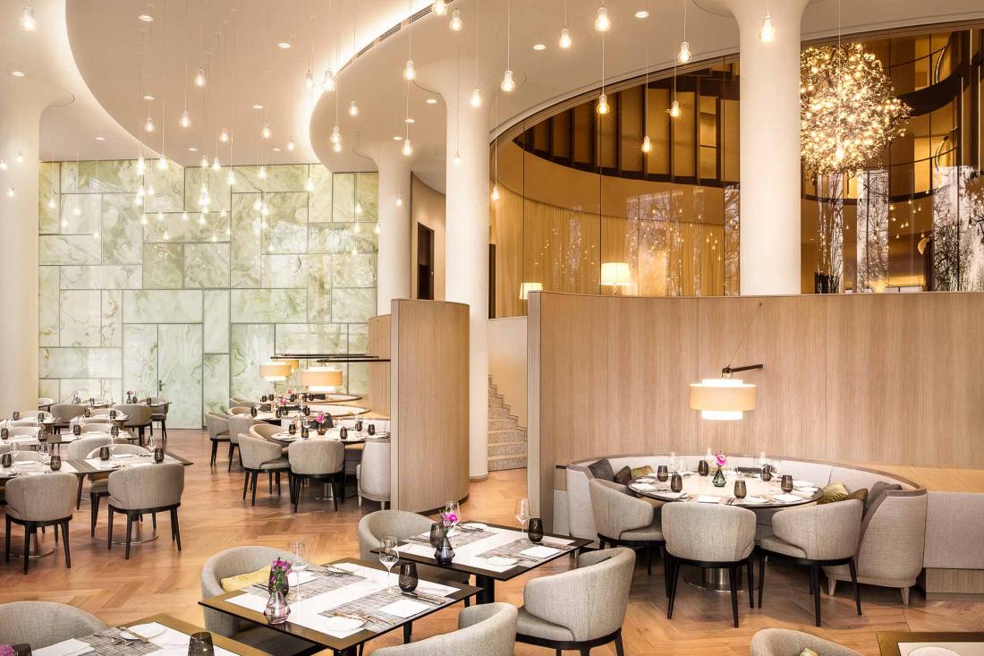 Le restaurant John’s a été nommé d’après John Fontenay, l’un des marchands hanséatiques les plus prospères du début du XIXème siècle
