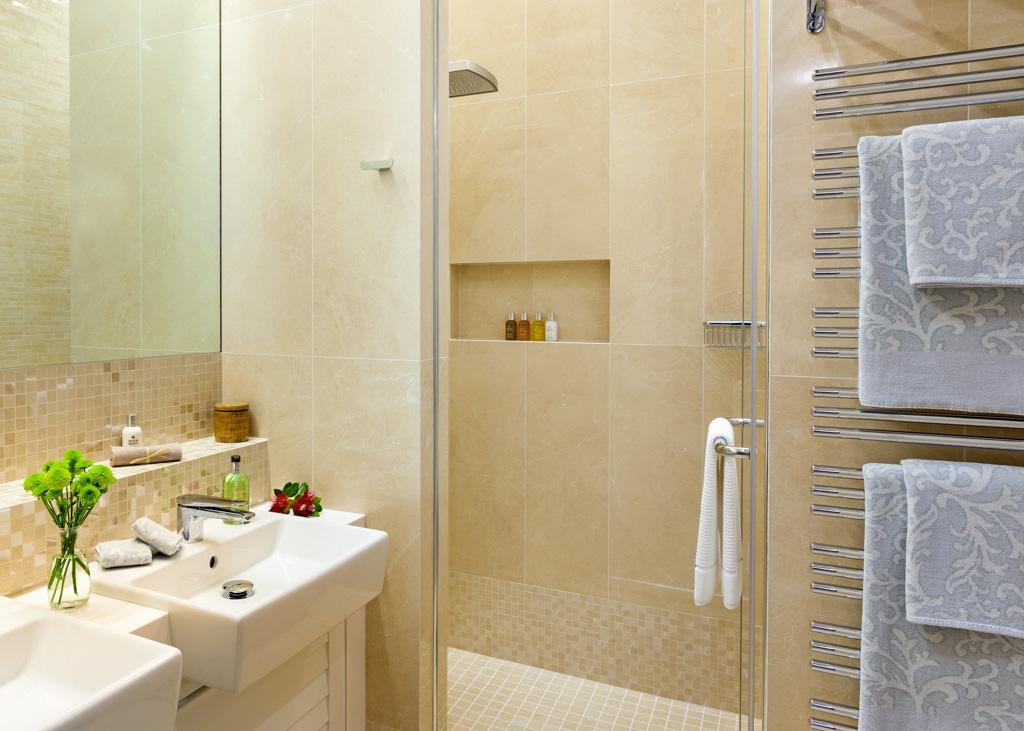 Dans les chambres, des salles de bain luxueuses