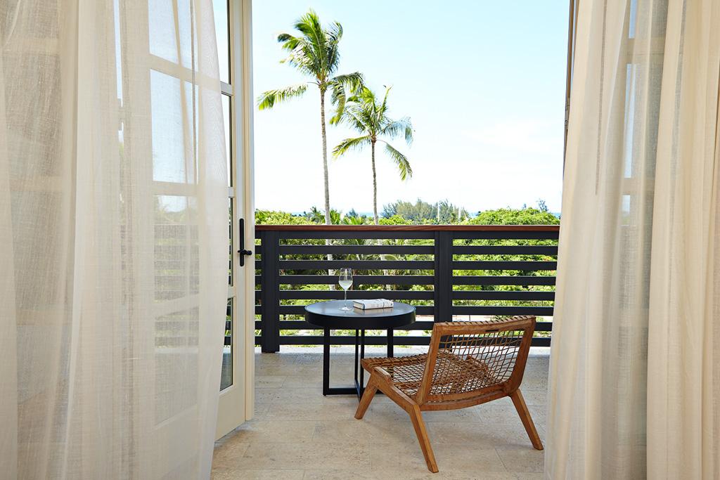 ... comme sur le balcon d’une chambre Ocean View, le mobilier invite à la détente