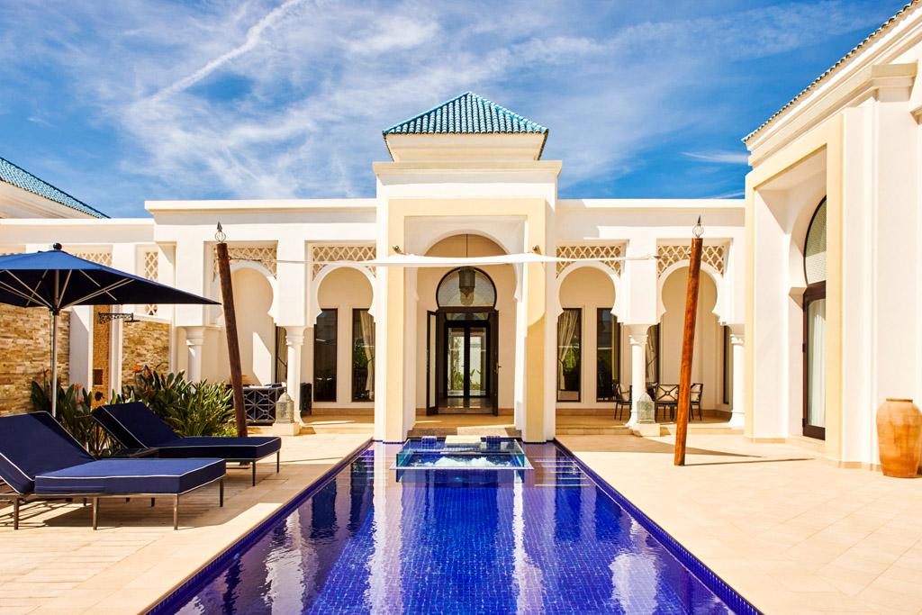 L’architecture des villas est au carrefour de l’héritage andalou-mauresque et du patrimoine du Nord-Ouest marocain