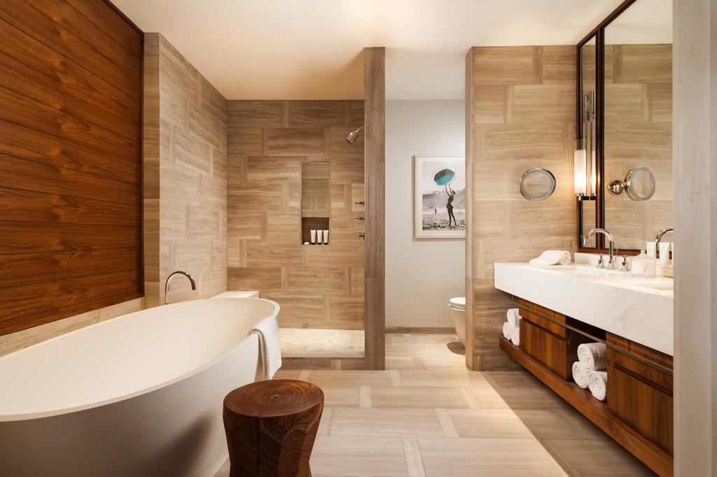 Les salles de bain de toutes les chambres et suites ont été également rénovées