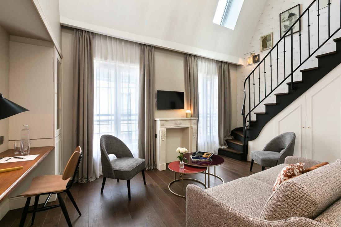Quant aux chambres Duplex, sous les toits, elles disposent d’un salon en bas...