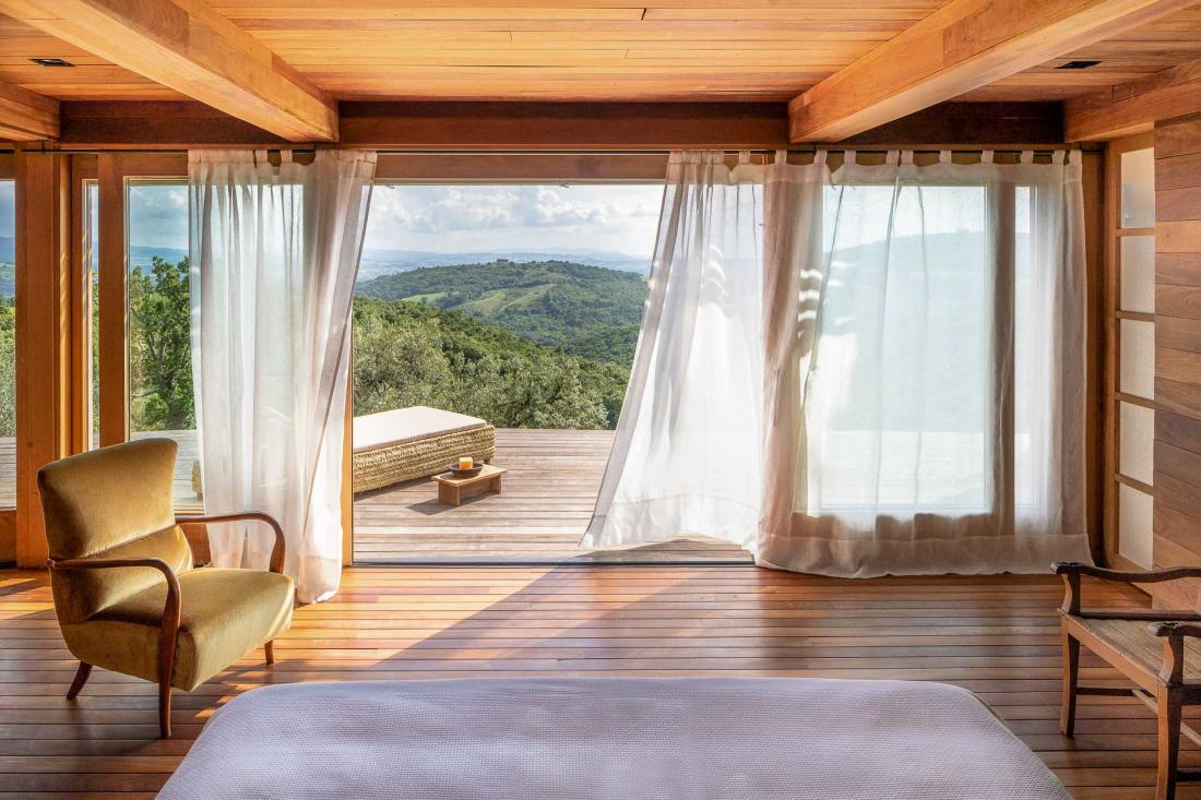 La Suite Spa, nouvellement ouverte, dispose d’une terrasse privée, d’un espace sauna-hammam et de larges fenêtres ouvertes sur l’horizon La Suite Spa, nouvellement ouverte, dispose d’une terrasse privée, d’un espace sauna-hammam et de larges fenêtres ouvertes sur l’horizon