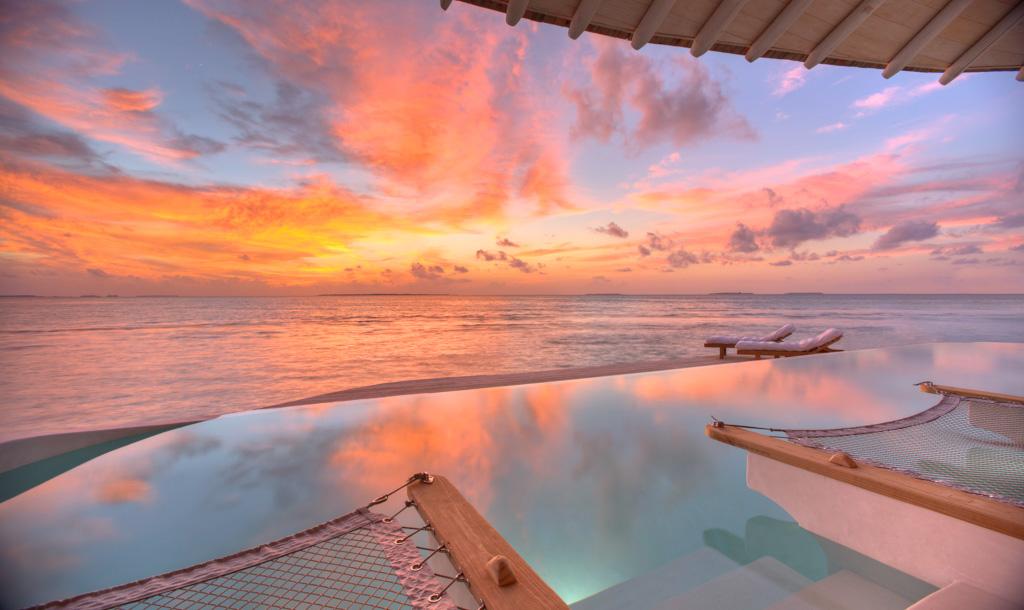 Les couchers de soleil sont à observer depuis l’intimité de sa villa