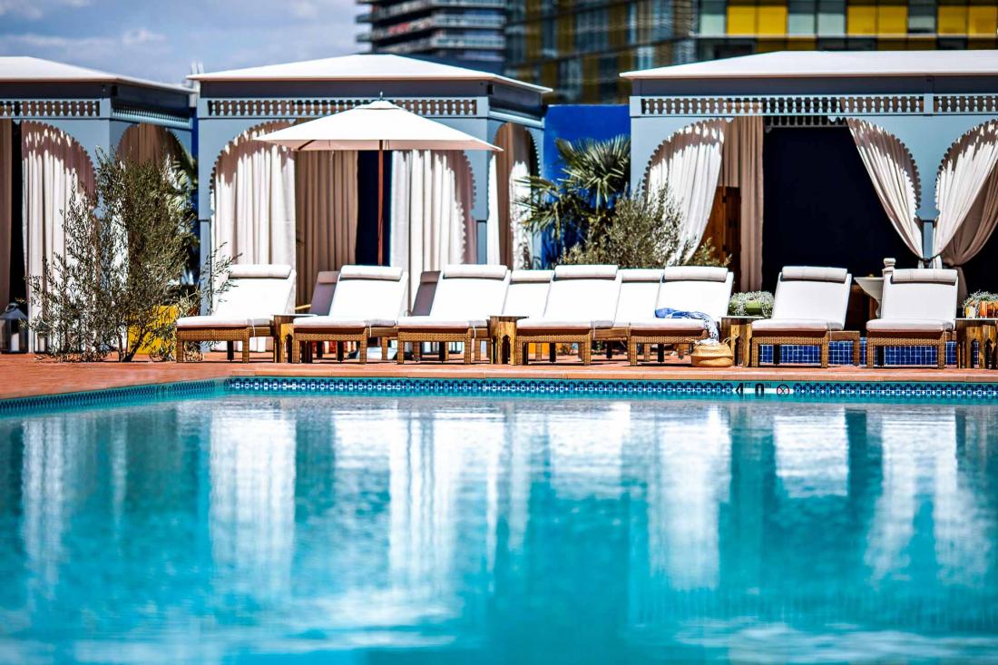 La piscine l’endroit ideal pour se couper de la foule et des néons du Strip.