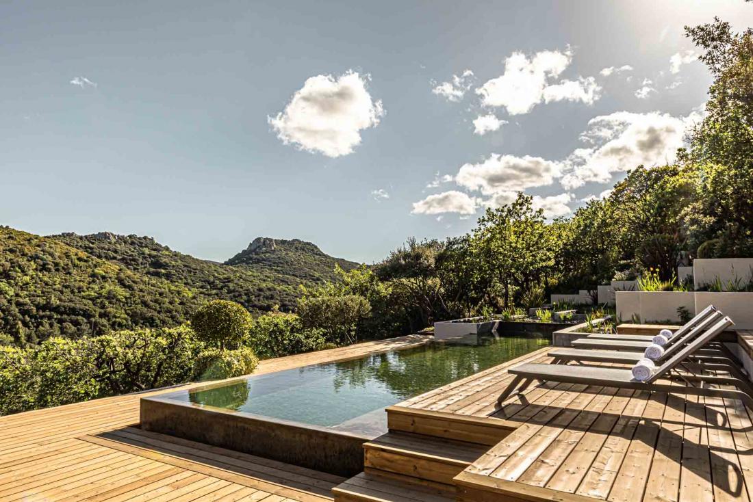 La piscine naturelle à débordement