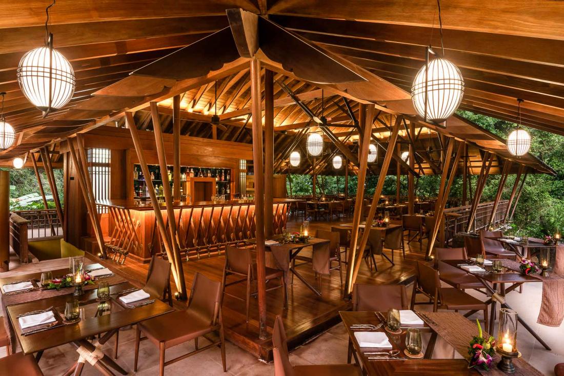 La cuisine thaï est à l’honneur dans une salle résolument contemporaine et chaleureuse.