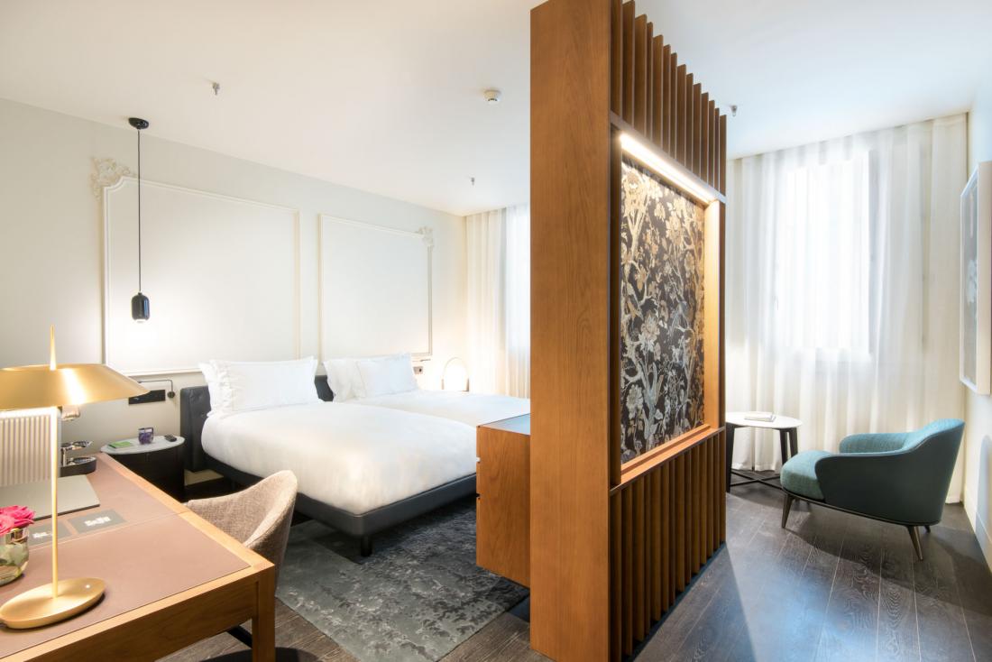 Les chambres et suites offrent toutes le confort d’un établissement 5-étoiles