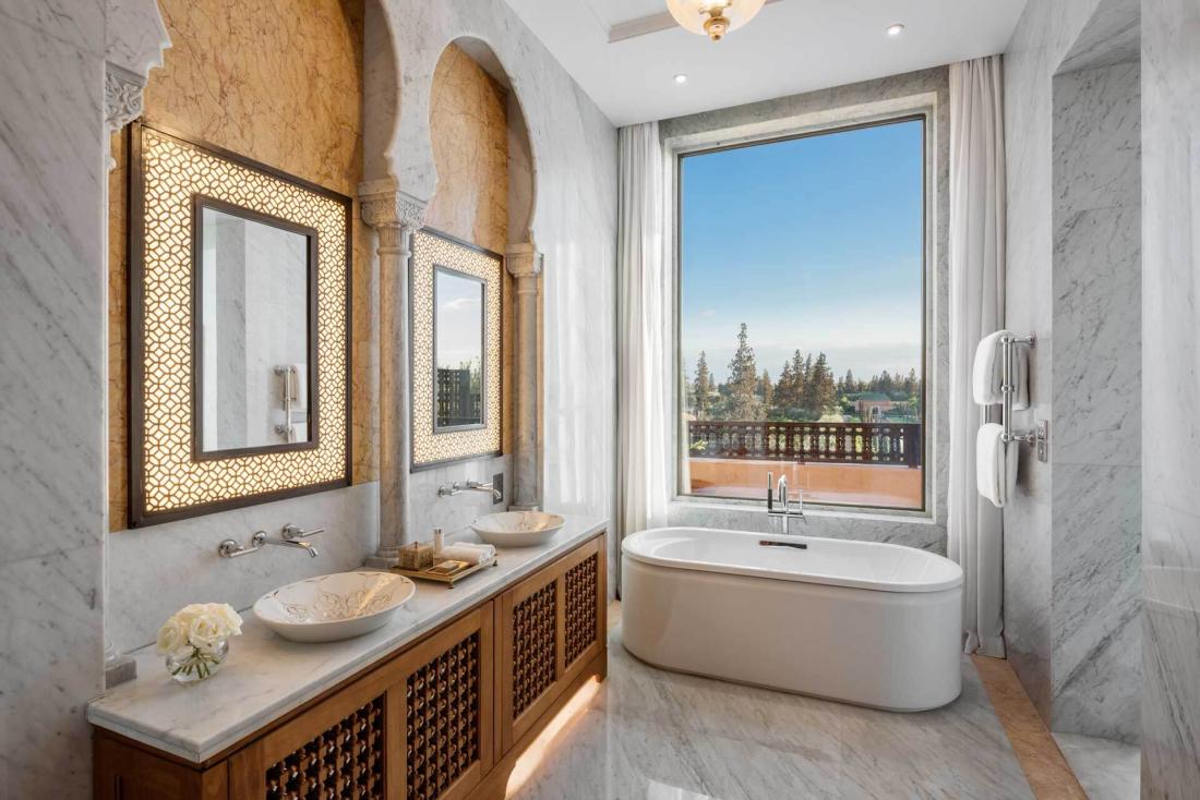 Qui ne rêve pas de passer tout une journée dans cette salle de bain Qui ne rêve pas de passer tout une journée dans cette salle de bain