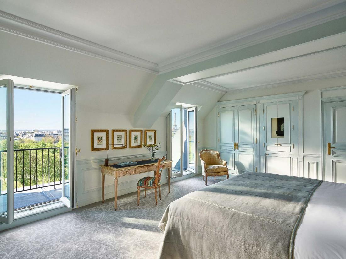 Au-delà de la Suite Belle Étoile, 28 chambres et suites ont fait l’objet d’une rénovation. Ici, la très belle chambre 605 avec balcon (catégorie Executive)