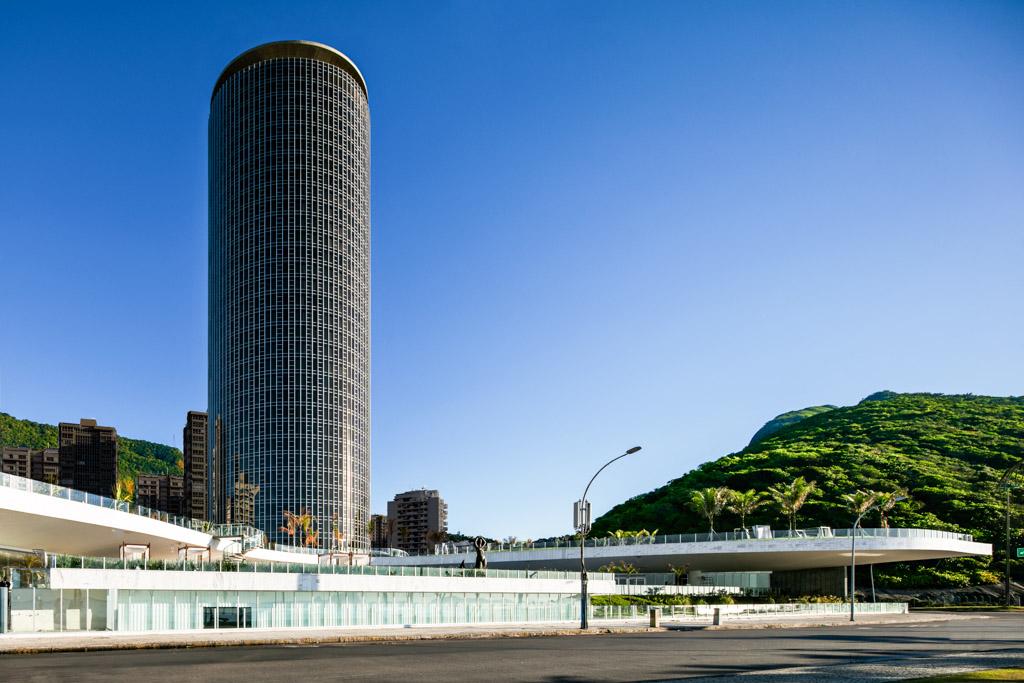 Pour l’ultra exigeante clientèle brésilienne, il est à noter que le Gran Meliá Nacional Rio est l’unique hôtel de Rio à posséder un héliport