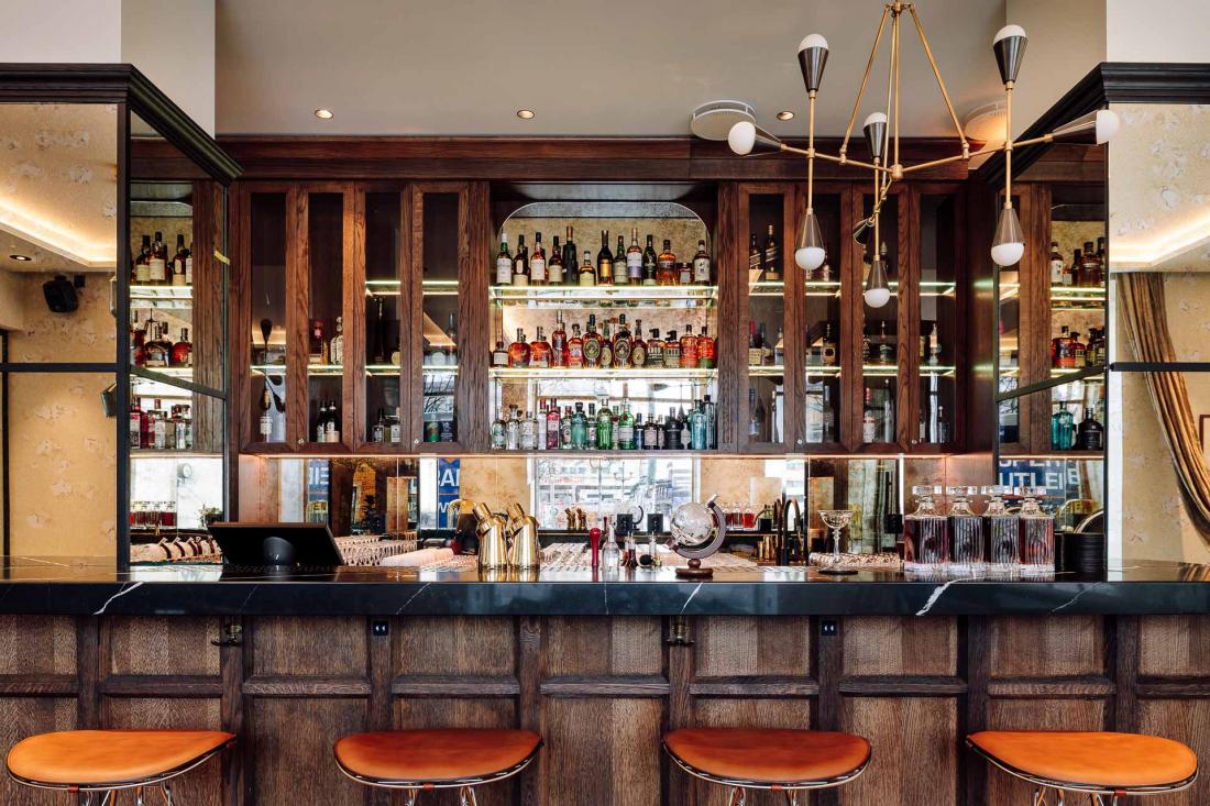 Ambiance prohibition avec Pier 42, nommé en référence au quai à New-York où débarquaient les passagers.