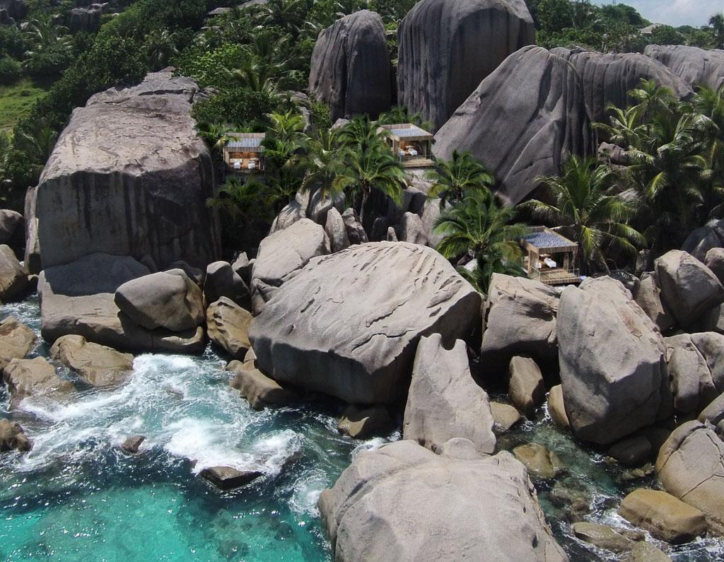 Quant au spa, très attendu compte tenu de la réputation de Six Senses en la matière, il est lui aussi pleinement intégré au paysage