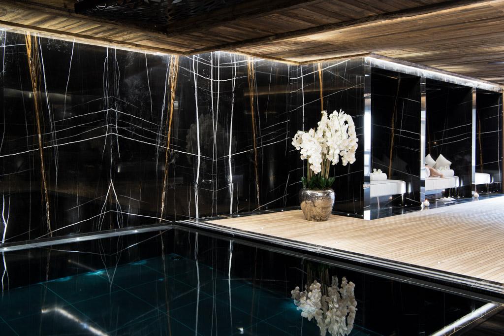 Un vaste spa (800m2) signé La Prairie permet aux hôtes de l’Ultima Gstaad de se relaxer
