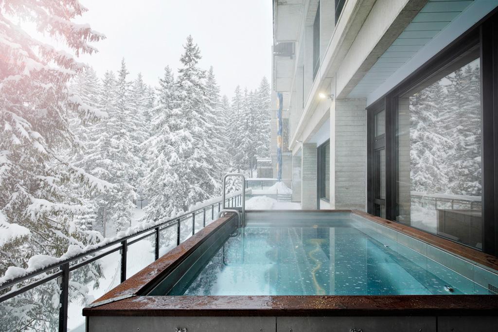 ... avec jacuzzi extérieur...