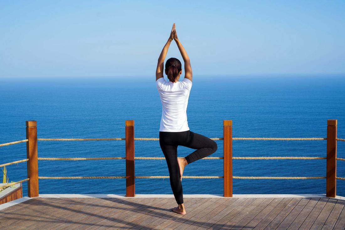 Le resort propose le programme d’integrated wellness des spa Six Senses, et dispose d’un pavillon de yoga.