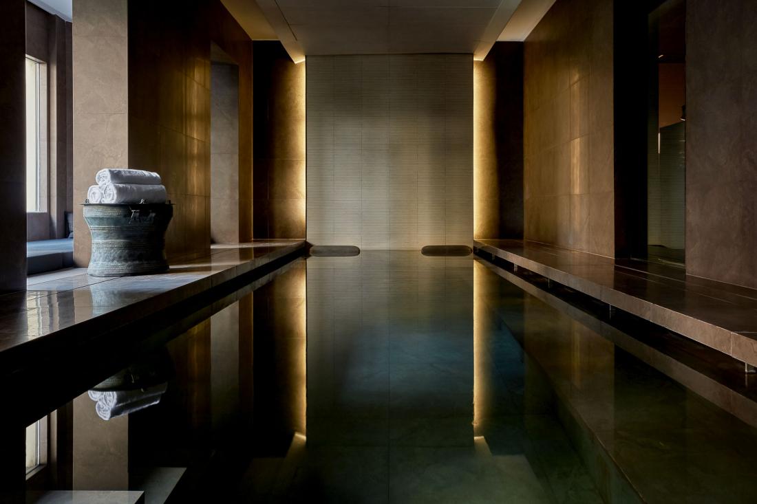 On se recharge au spa grâce à la gamme de massages et soins.