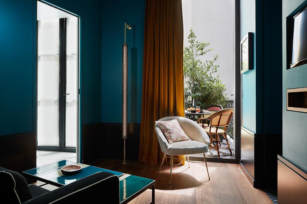 Comble du luxe, la suite Saint-Roch dispose d’une terrasse privée donnant sur le patio intérieur