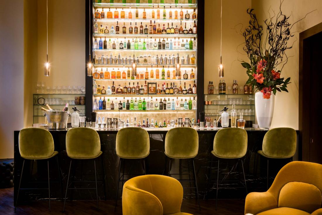 Quant au FIZZ Bar, il a la vocation à devenir l’un des bars à cocktails les plus prestigieux de Séville