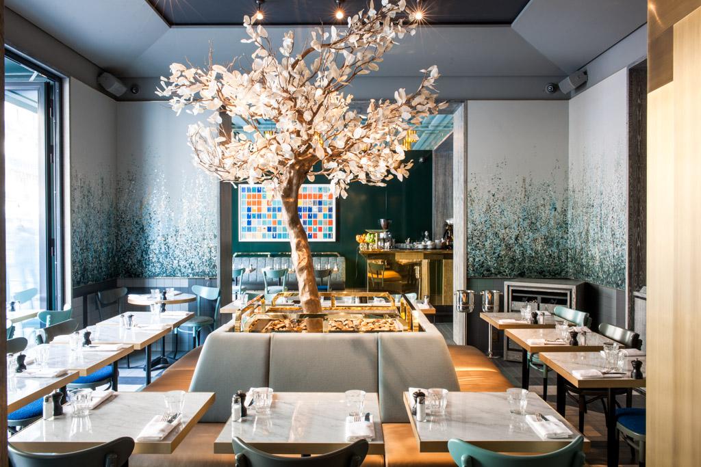 Le Nolinski, c’est aussi une vaste brasserie contemporaine, la Brasserie Réjane