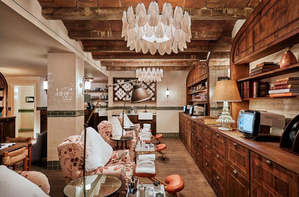 Touche hipster obligatoire, un espace barbier est également présent