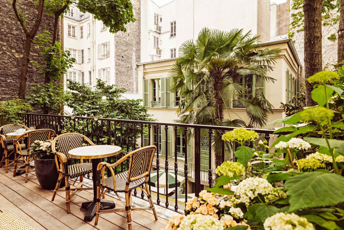 La vue sur le pavillon, depuis l’une des chambres-terrasse du premier étage 