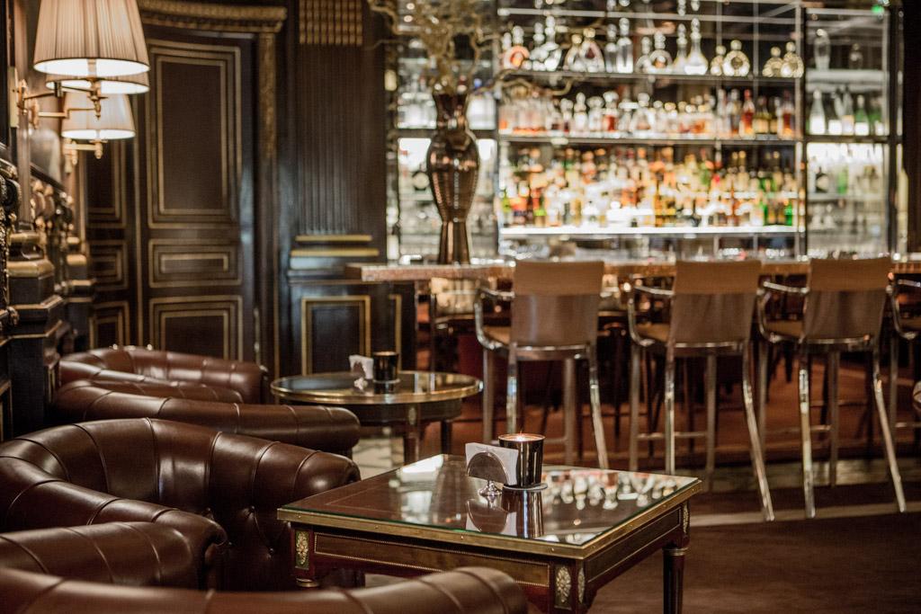 Au Bar 228, les habitués retrouvent l’atmosphère de club anglais qui fait le charme du lieu