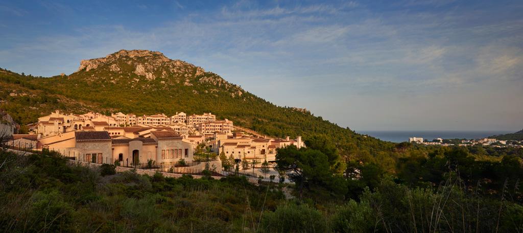 Coucher de soleil sur le Park Hyatt Mallorca, le nouveau resort ultra chic des Baléares