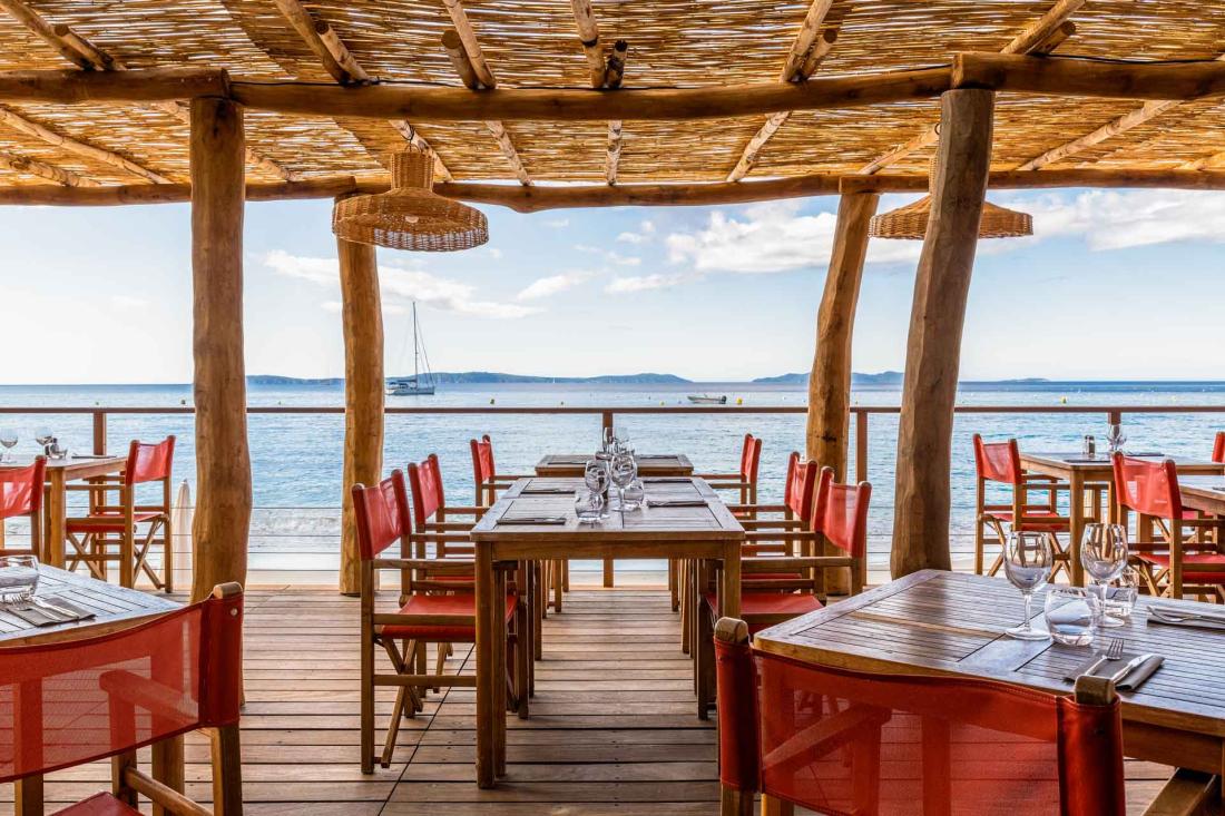 Le restaurant avec vue sur mer
