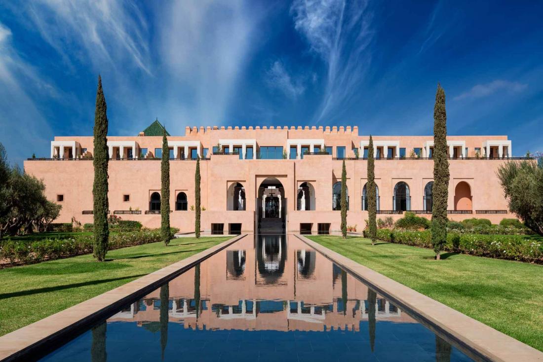 Le bâtiment principal suit la disposition géométrique typique des résidences royales andalouses