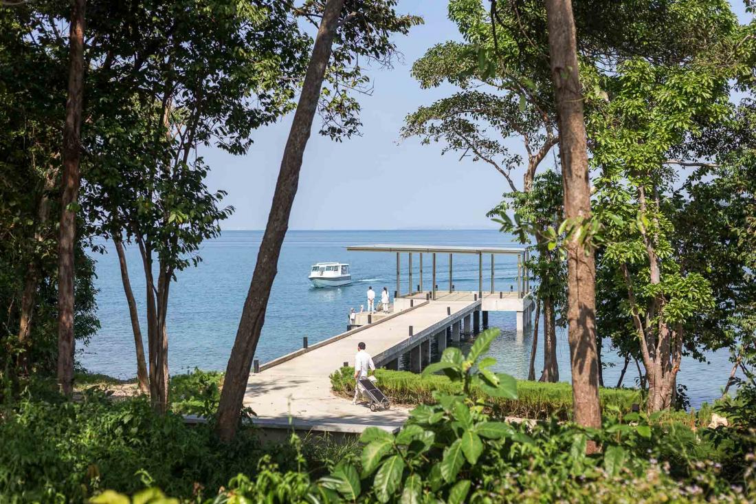 Après quelques minutes de bateau, les invités arrivent dans cet endroit paradisiaque.