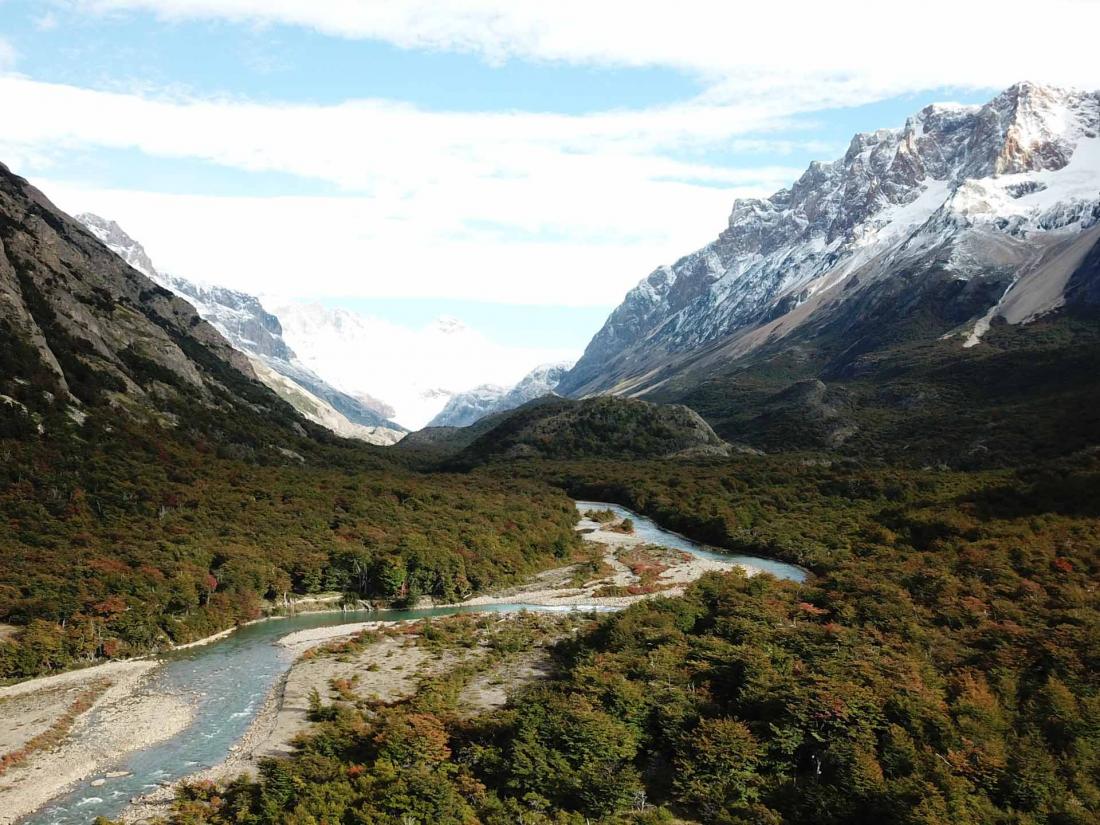 La vue depuis les chambres et les espaces communs tournés vers la vallée