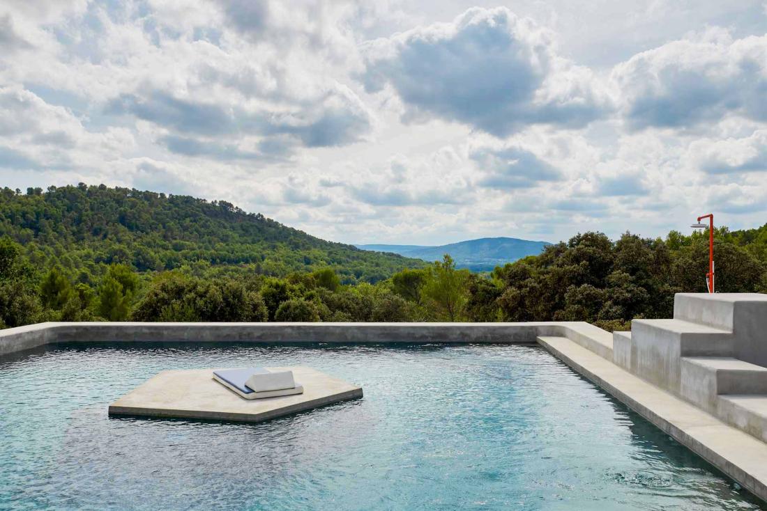 La piscine à la vue imprenable