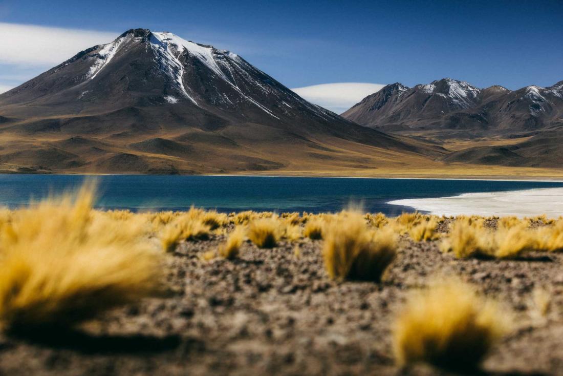 Habitas Atacama está ubicado cerca de Licancabur, un estratovolcán en la frontera con Bolivia.