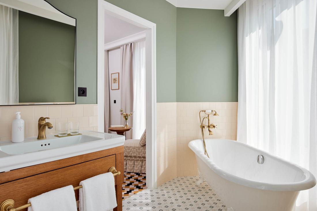 Pour un bain moussant et arrosé de lumière Pour un bain moussant et arrosé de lumière